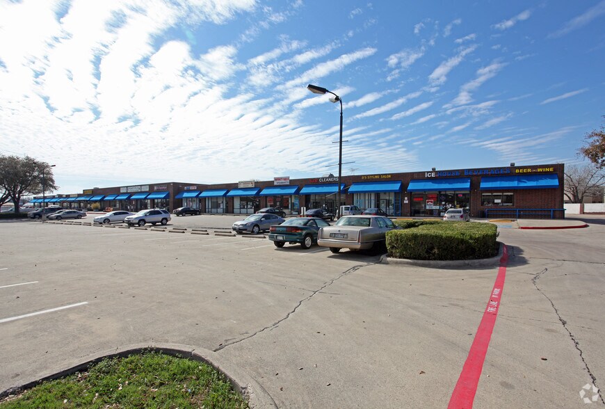 940 E Belt Line Rd, Richardson, TX à louer - Photo de l’immeuble – Image 2 sur 4