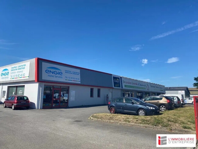 Plus de détails pour Local d'activités à louer