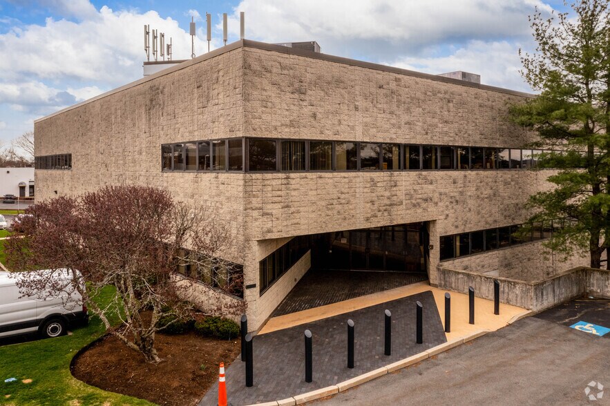 15 Commonwealth Ave, Woburn, MA à louer - Photo de l’immeuble – Image 3 sur 7