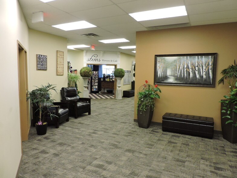 4309 52 Ave, Red Deer, AB à louer - Photo intérieure – Image 2 sur 8