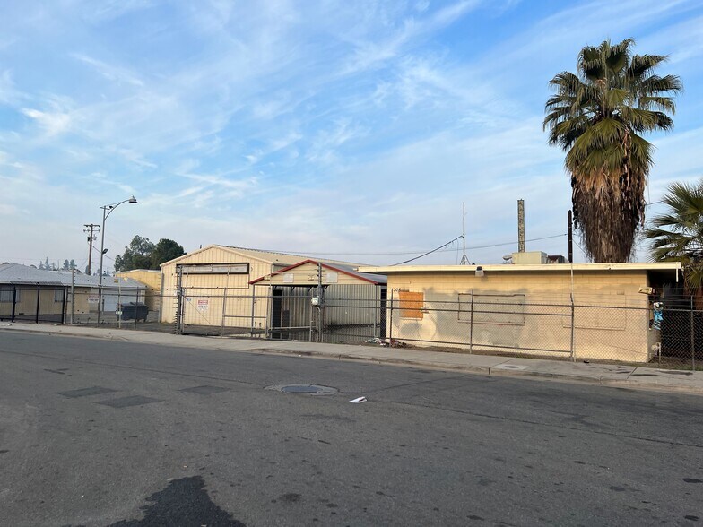 1308 W Iota Ave, Fresno, CA à vendre - Photo de l’immeuble – Image 2 sur 15