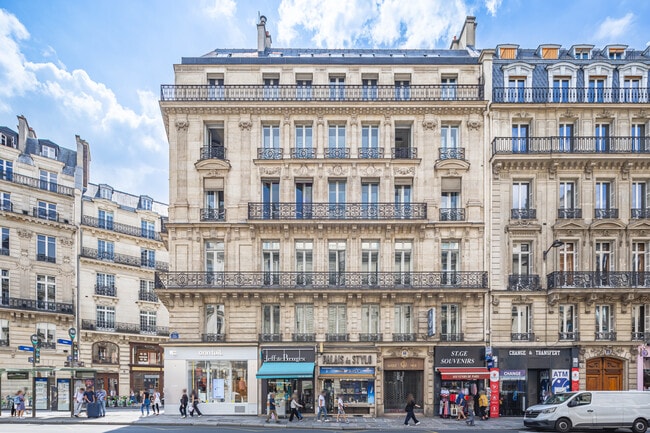 Plus de détails pour Local commercial à louer