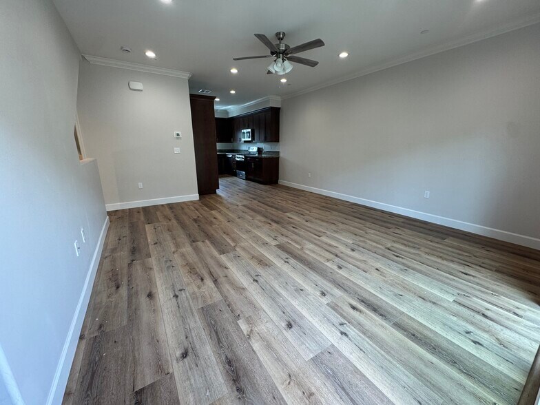 116 Bundeson Dr, Hollister, CA à vendre - Photo de l’immeuble – Image 3 sur 18
