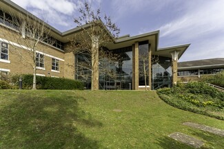 Plus de détails pour High St, Esher - Bureau à louer