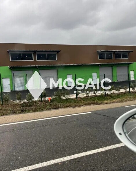 Local d’activités dans Les Arcs à louer - Photo de l’immeuble – Image 1 sur 12