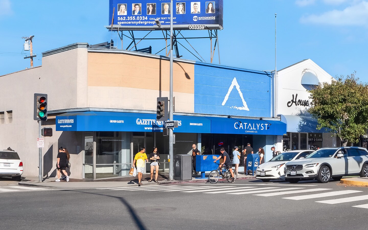 5225-5227 E. 2nd St. portefeuille de 2 biens à vendre sur LoopNet.fr Photo principale– Image 1 sur 7