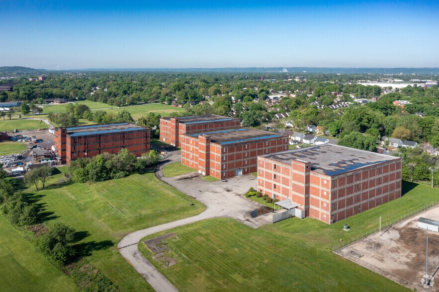 1600 Bernheim Ln, Louisville, KY à vendre - Aérien – Image 2 sur 7
