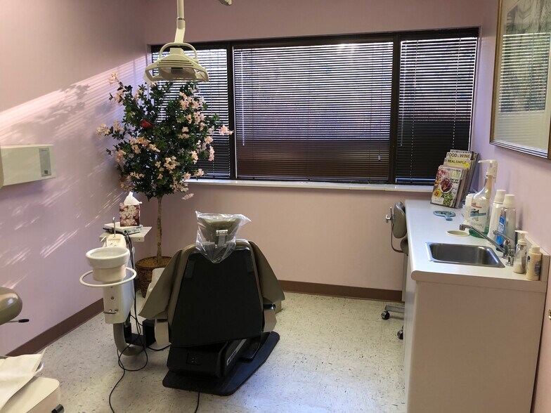 25 Bala Ave, Bala Cynwyd, PA à louer - Photo de l’immeuble – Image 2 sur 6