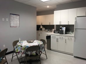 31-10 37th Ave, Long Island City, NY à louer Autre– Image 1 sur 14