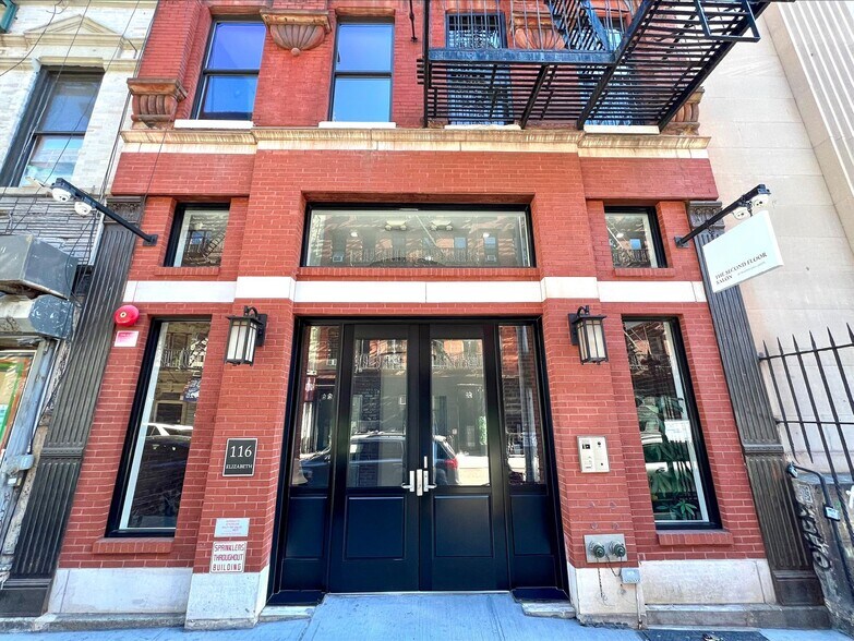 116 Elizabeth St, New York, NY à louer - Photo de l’immeuble – Image 1 sur 2