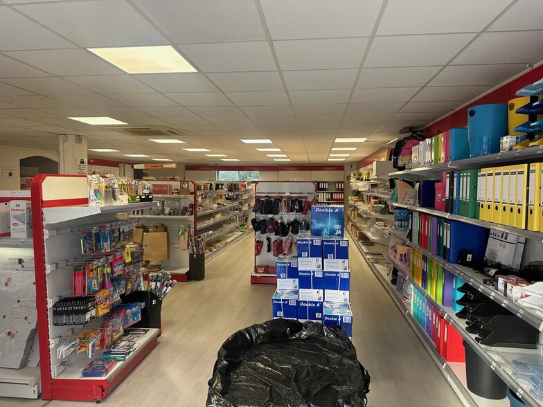 Local commercial dans Istres à louer - Photo intérieure – Image 2 sur 7