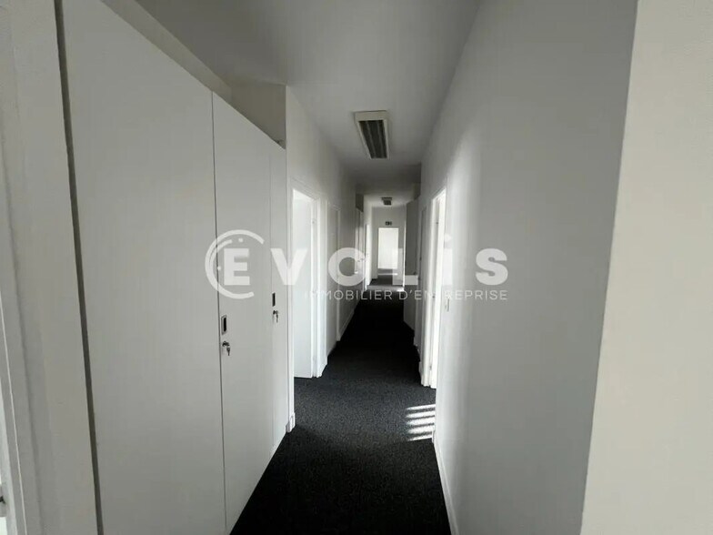 Bureau dans Noisy-le-Grand à vendre - Photo de l’immeuble – Image 2 sur 7