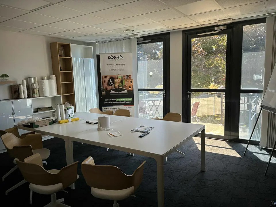Bureau dans Limonest à louer Photo de l’immeuble– Image 1 sur 8