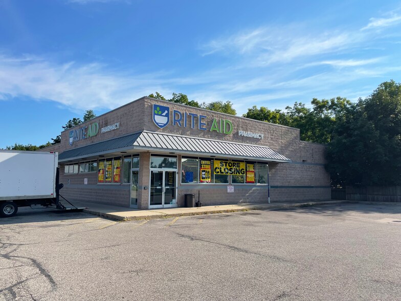 11 E Division St, Sparta, MI à louer - Photo de l’immeuble – Image 2 sur 12