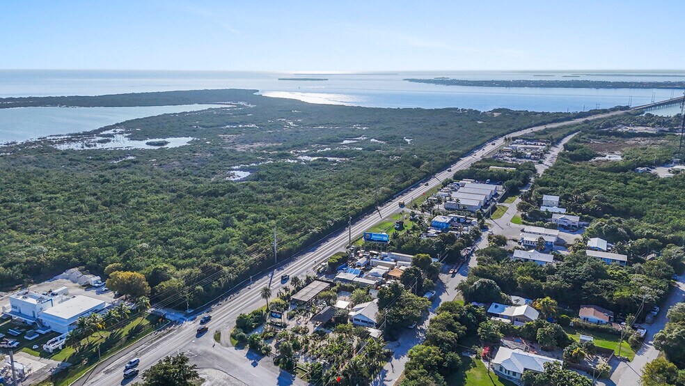 27001 Overseas Hwy, Ramrod Key, FL à vendre - Photo de l’immeuble – Image 2 sur 30