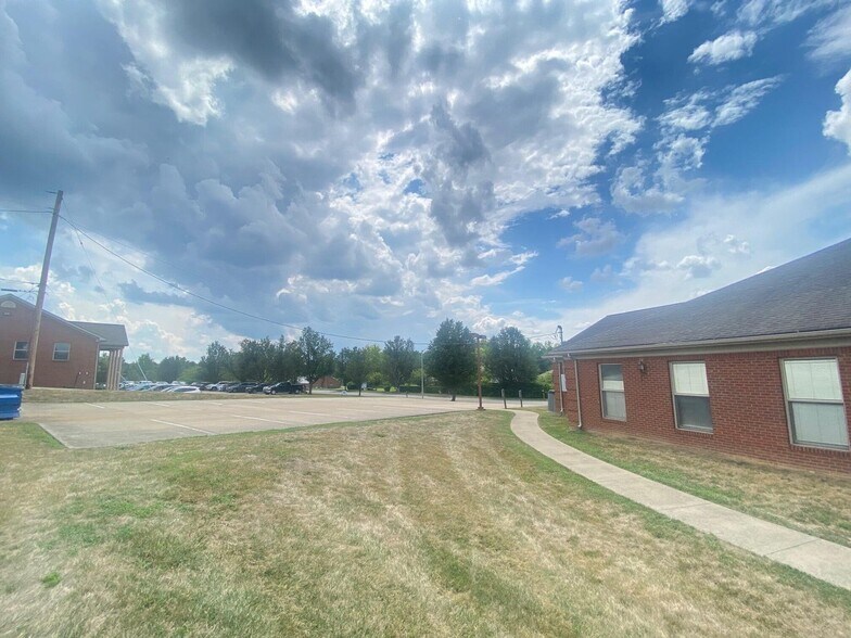 97 C Michael Davenport Blvd, Frankfort, KY à vendre - Photo de l’immeuble – Image 3 sur 7
