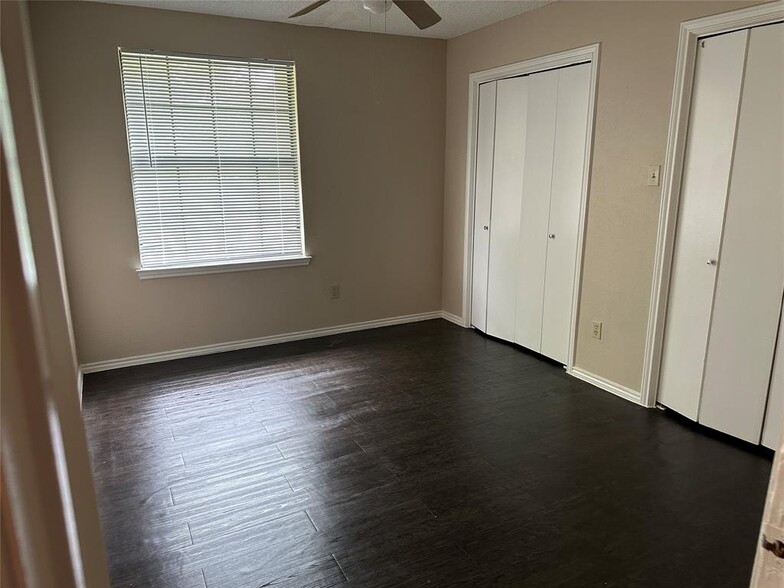 8005 Rothington Rd, Dallas, TX à vendre - Photo de l’immeuble – Image 3 sur 9
