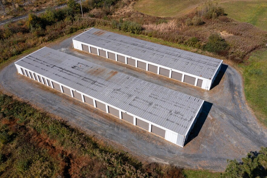 3507-3509 Claremont Rd, Charlestown, NH à vendre - Photo de l’immeuble – Image 3 sur 3