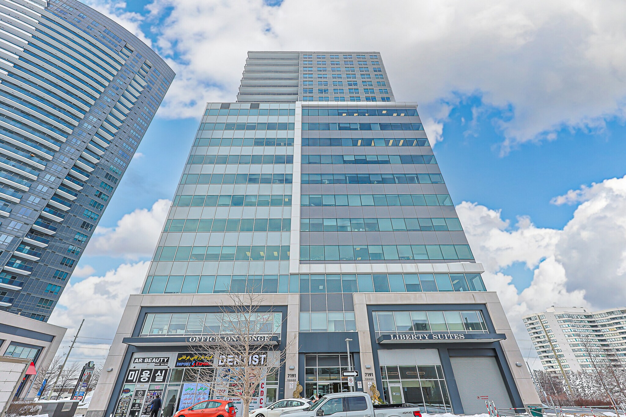 7191 Yonge St, Markham, ON à louer Photo intérieure– Image 1 sur 27