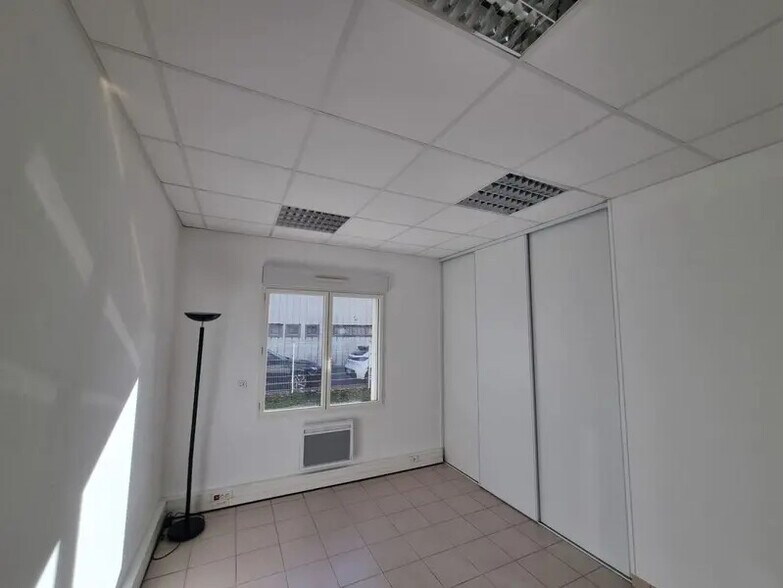 Bureau dans Sainte-Luce-sur-Loire à vendre - Photo intérieure – Image 2 sur 10