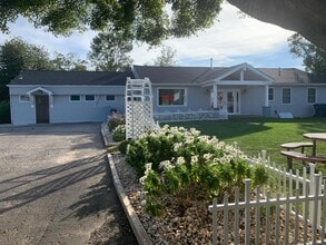 261 Franklin St, Hightstown, NJ à louer Photo de l’immeuble– Image 1 sur 4