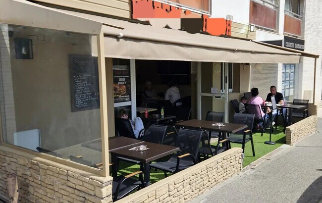 Plus de détails pour Local commercial à vendre