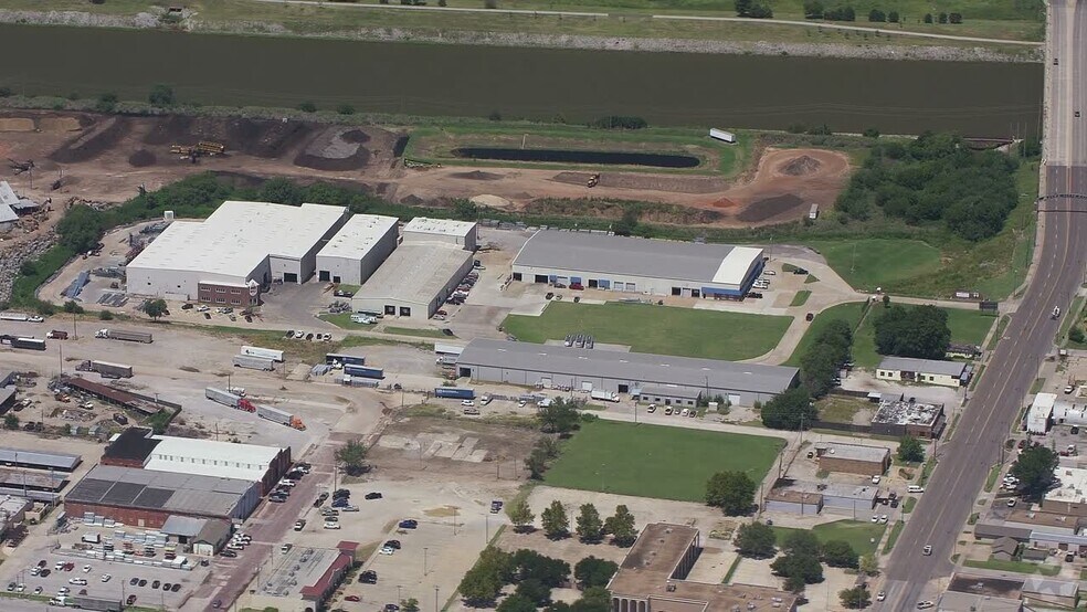 801 S Agnew Ave, Oklahoma City, OK à vendre - Vidéo aérienne – Image 2 sur 2