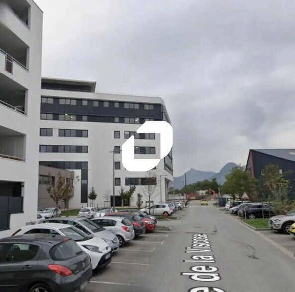 Bureau dans Échirolles à louer - Photo de l’immeuble – Image 2 sur 5