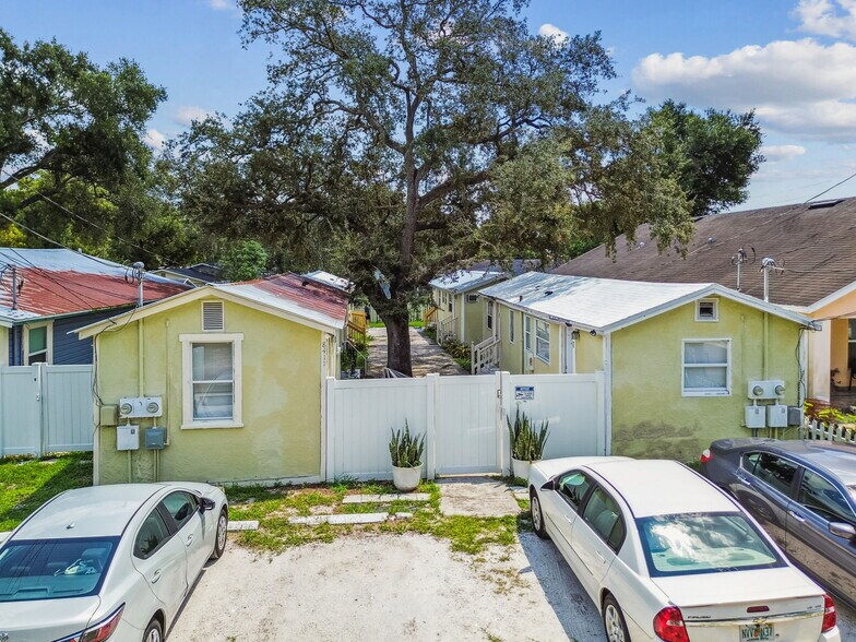 8413 N Hamner Ave, Tampa, FL à vendre - Photo de l’immeuble – Image 3 sur 32