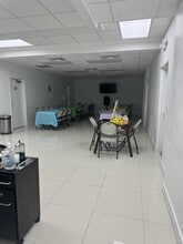 3700 W 12th Ave, Hialeah, FL à louer Photo intérieure– Image 1 sur 19