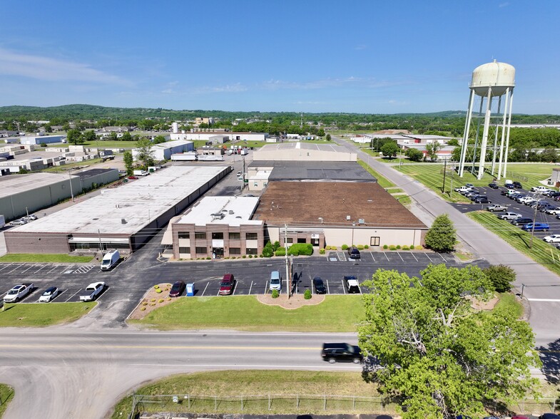212-216 Hartmann Dr, Lebanon, TN à louer - Photo de l’immeuble – Image 2 sur 11