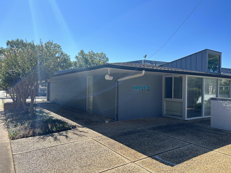 217 N Mound St, Nacogdoches, TX à louer - Photo de l’immeuble – Image 2 sur 14