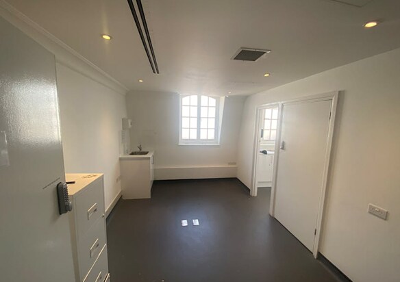 41 Harley St, Londres à louer - Photo de l’immeuble – Image 2 sur 5