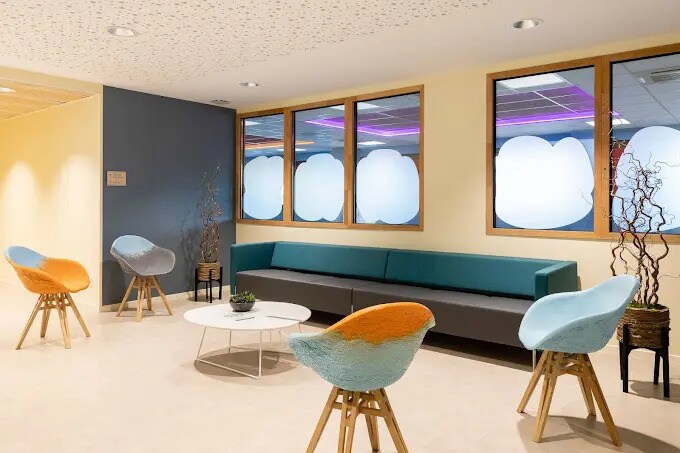 Bureau dans Saint-Denis-lès-Bourg à louer - Photo de l’immeuble – Image 1 sur 7