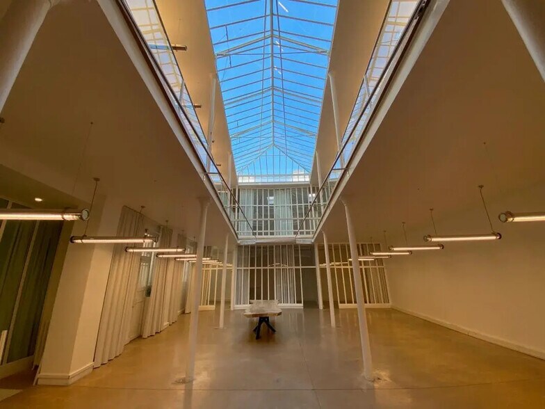 Bureau dans Paris à louer - Photo de l’immeuble – Image 1 sur 9