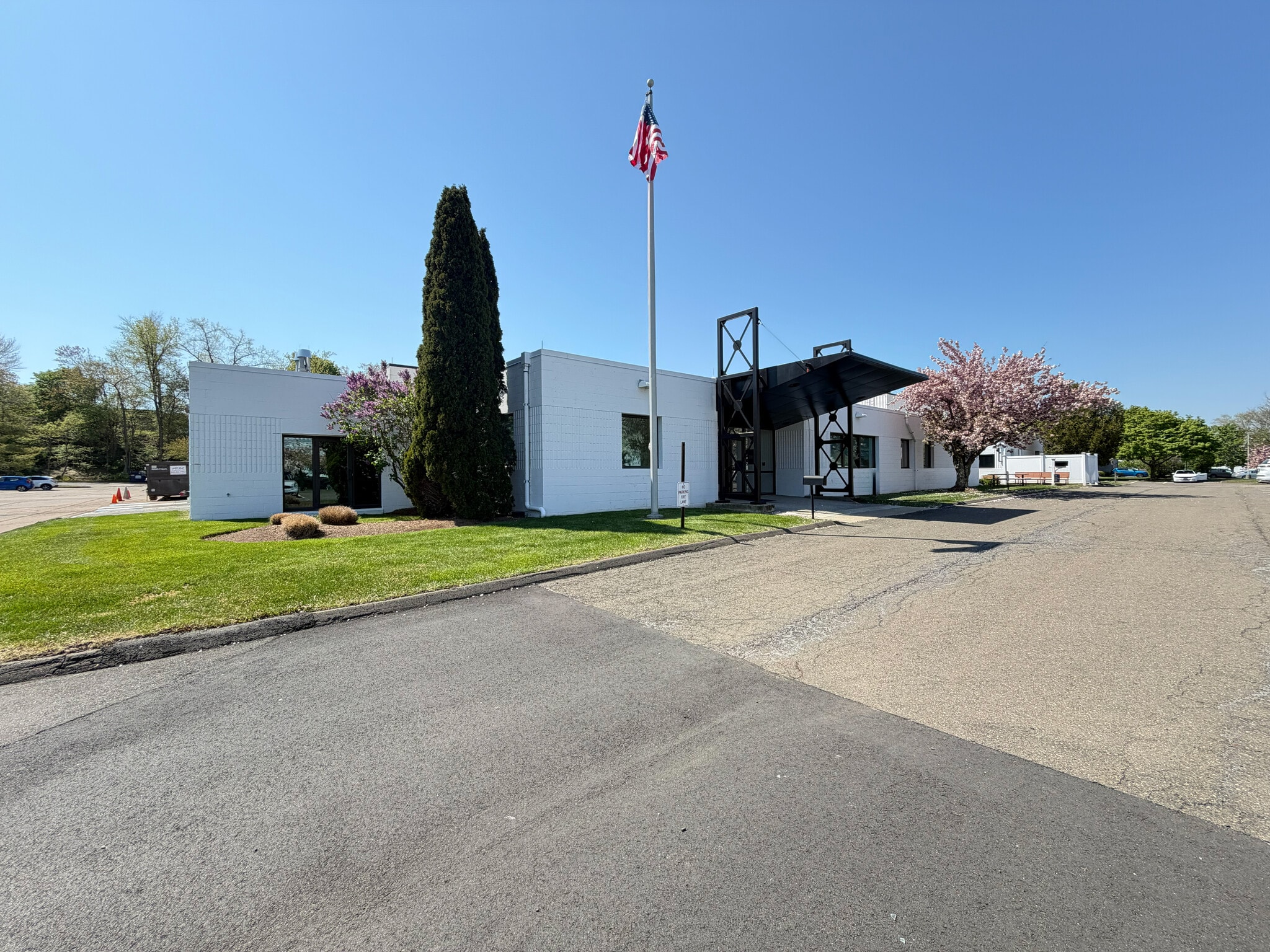 35 NE Industrial Rd, Branford, CT à louer Photo intérieure– Image 1 sur 2