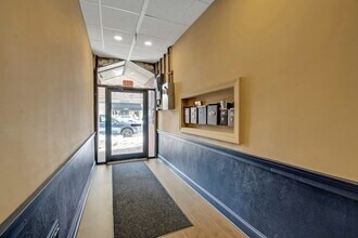 2094 Boston Post Rd, Larchmont, NY à louer Photo intérieure– Image 2 sur 8