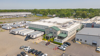 700 Railroad Ave, Florence, NJ à louer Photo de l’immeuble– Image 1 sur 5