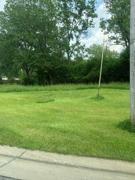 1401 French Rd, Cheektowaga, NY à vendre - Photo de l’immeuble – Image 3 sur 8