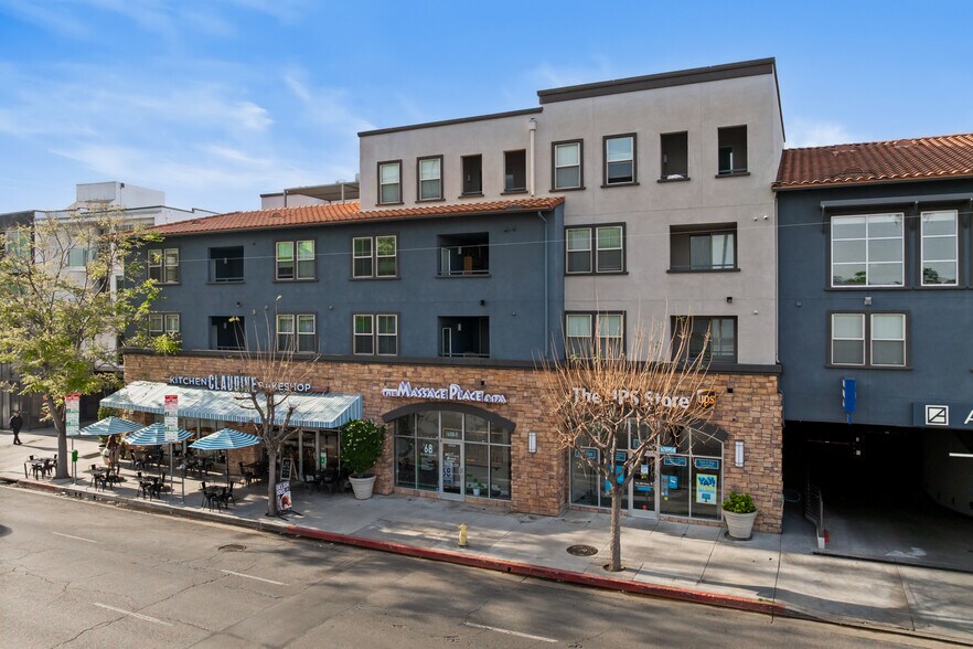 16350 Ventura, Encino, CA à louer - Photo de l’immeuble – Image 3 sur 5