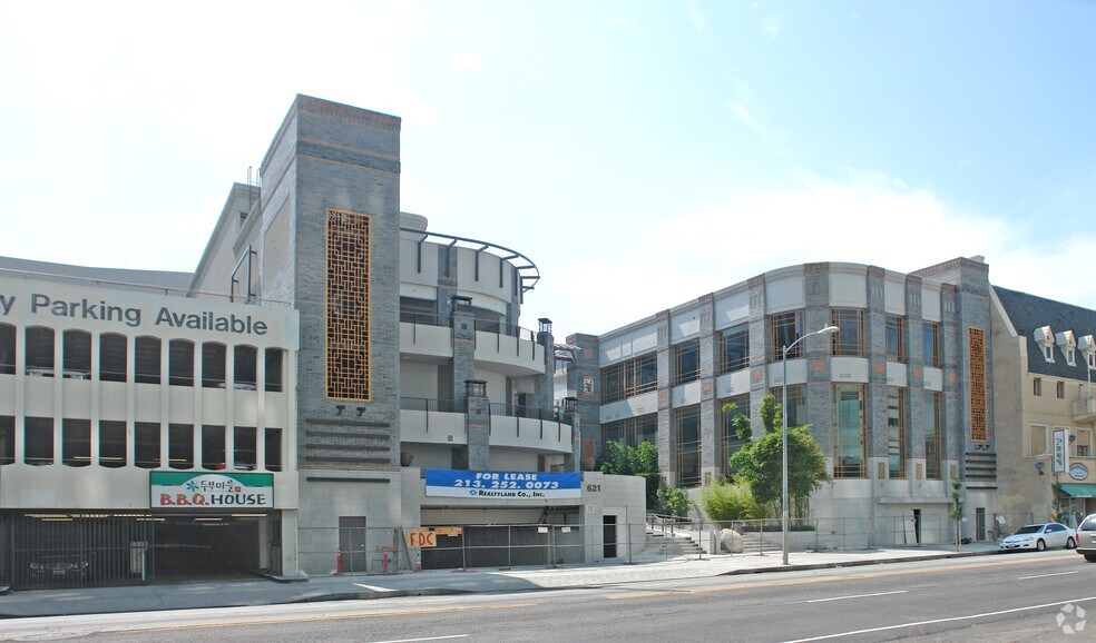 621 S Western Ave, Los Angeles, CA à louer - Photo de l’immeuble – Image 2 sur 17