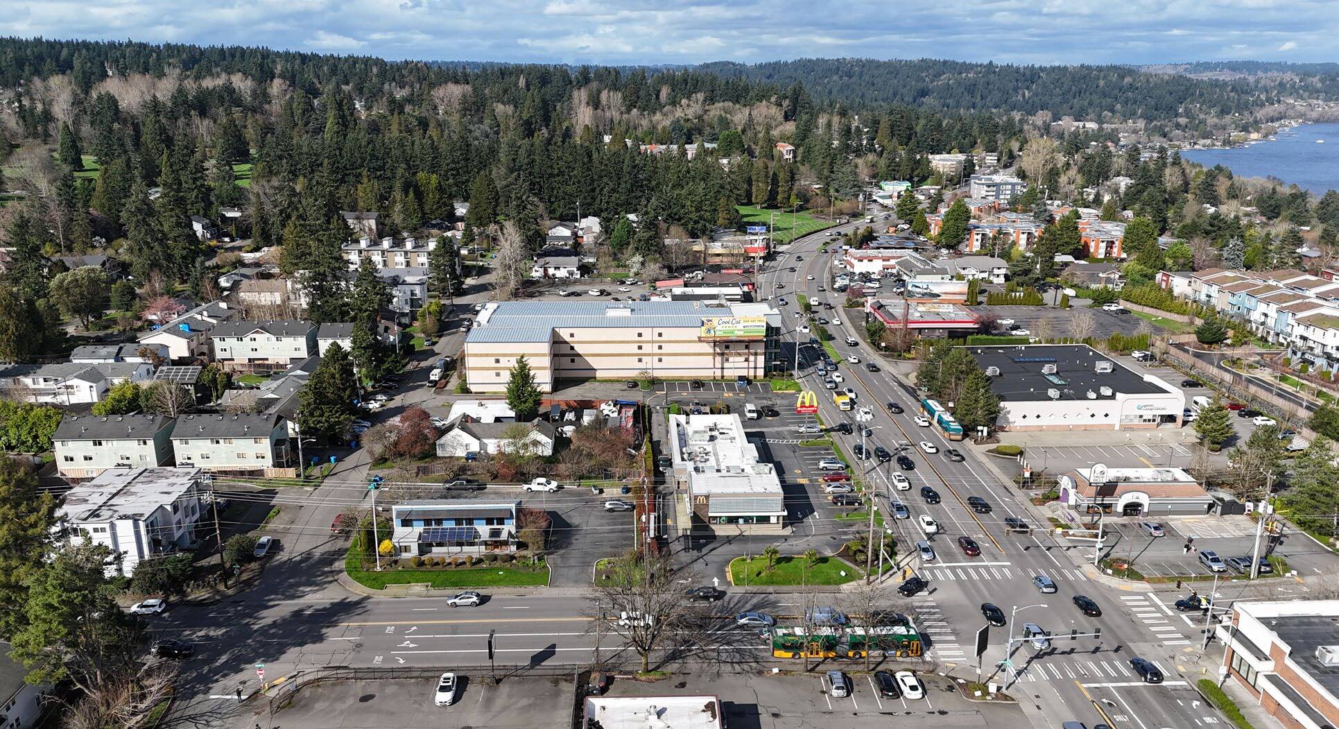 3204 NE 145TH STREET portefeuille de 2 biens à vendre sur LoopNet.fr Aérien– Image 1 sur 8