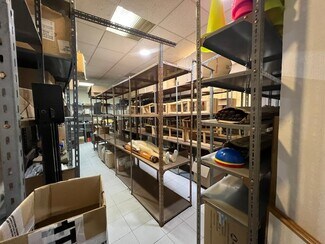 Plus de détails pour Local commercial à louer