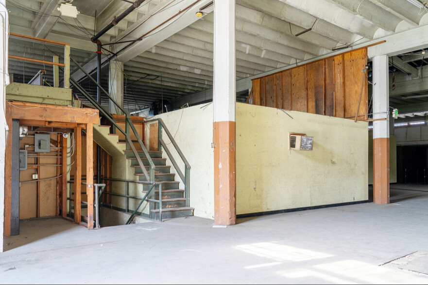 350 S Anderson St, Los Angeles, CA à louer - Photo de l’immeuble – Image 3 sur 6