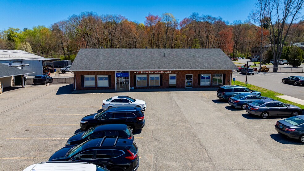 108 Shaker Rd, East Longmeadow, MA à vendre - Photo de l’immeuble – Image 3 sur 8