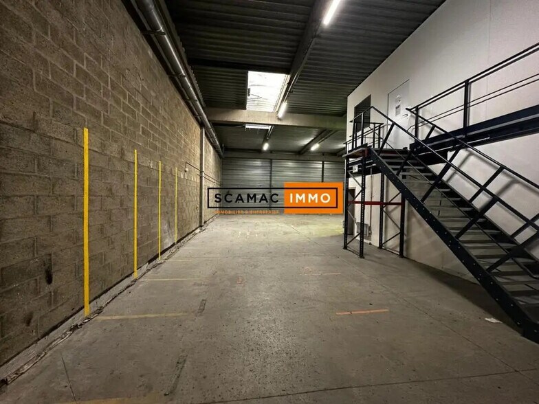 Industriel/Logistique dans Bezons à louer - Photo de l’immeuble – Image 1 sur 4