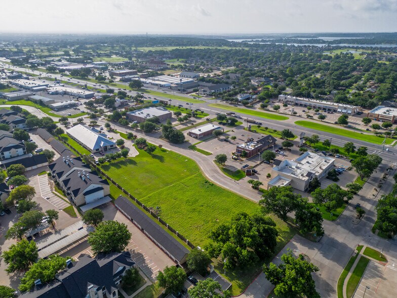 1100 Crawford Ave, Granbury, TX à vendre - Photo de l’immeuble – Image 2 sur 16