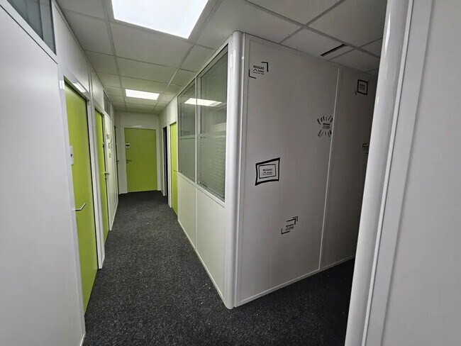 Plus de détails pour Bureau à vendre