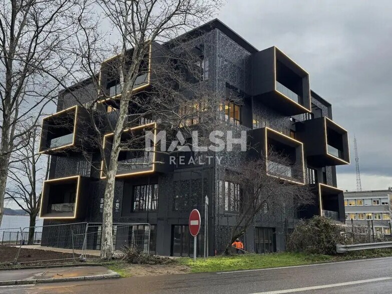 Bureau dans Saint-Étienne à vendre - Photo de l’immeuble – Image 1 sur 14