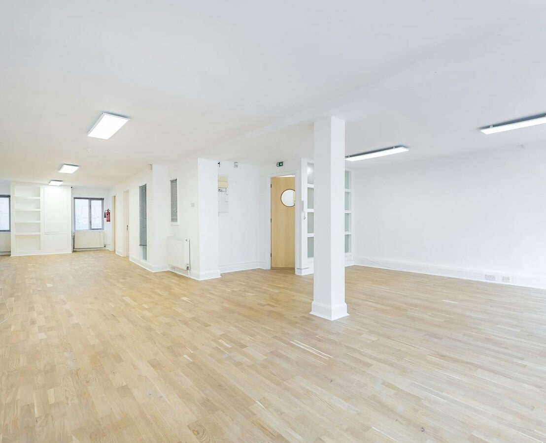 9-10 Charlotte Rd, Londres, LND EC2A 3DH - Lot 9 - - Photo intérieure - Image 1 of 8